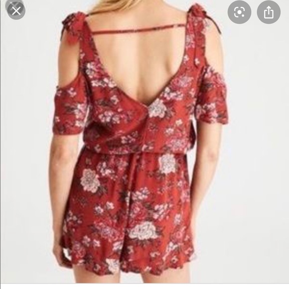NWT AE Floral Cold Shoulder Romper - Picture 2 of 8